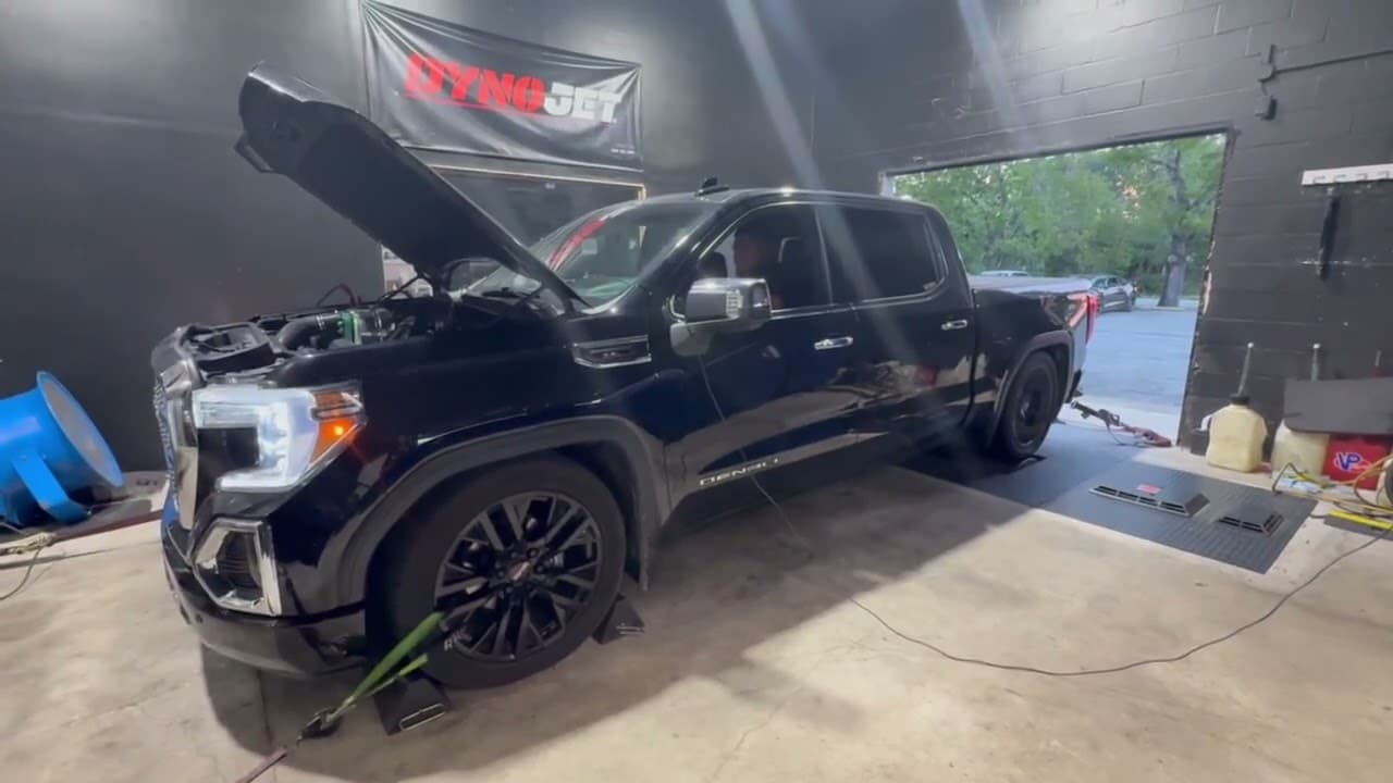 2020 GMC Sierra 1500 Denali thumbnail